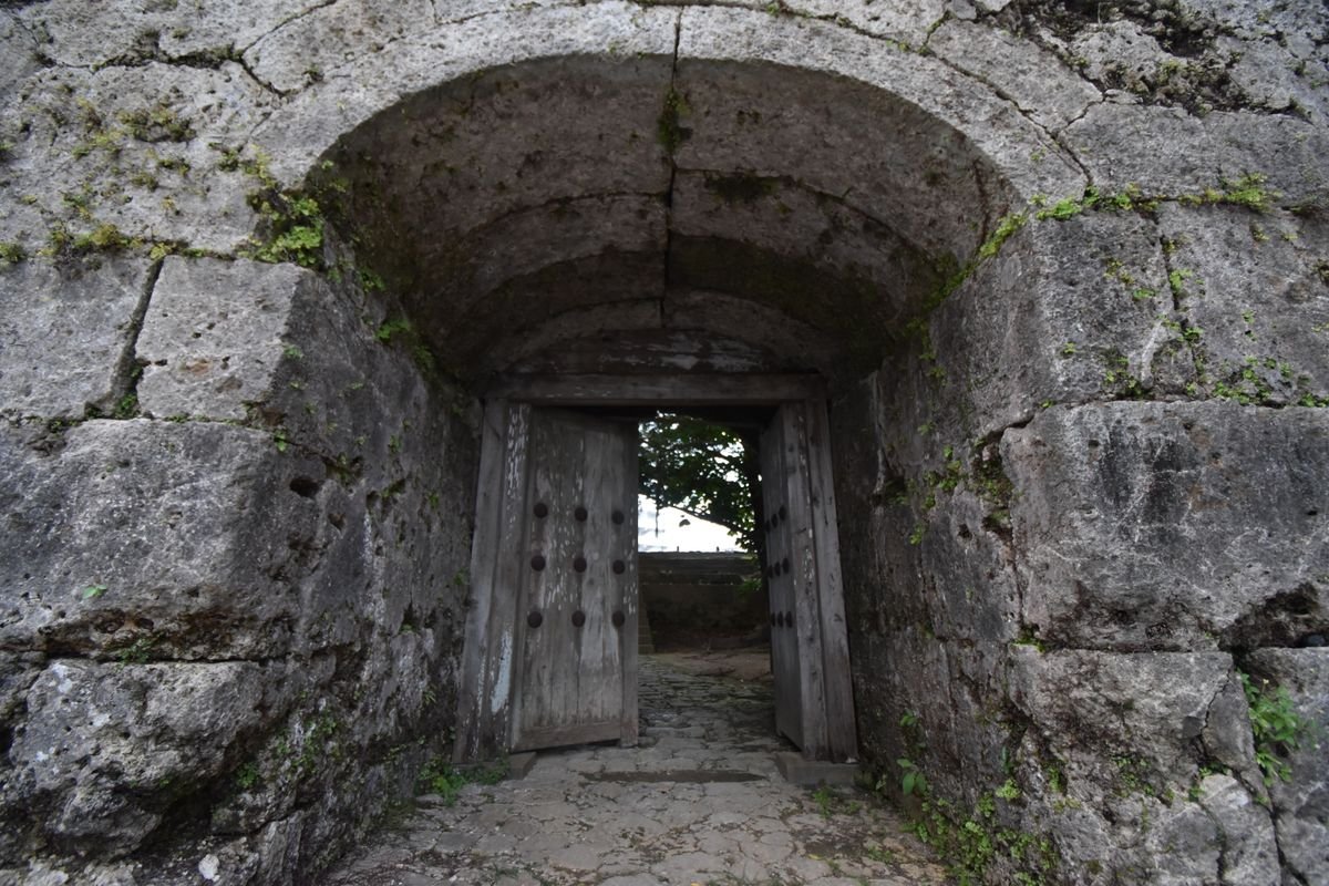 🏛️ 옛 숭원사 첫째 문 및 돌담 (구 소겐지 다이이치몬 오요비 세키쇼) 이미지 8